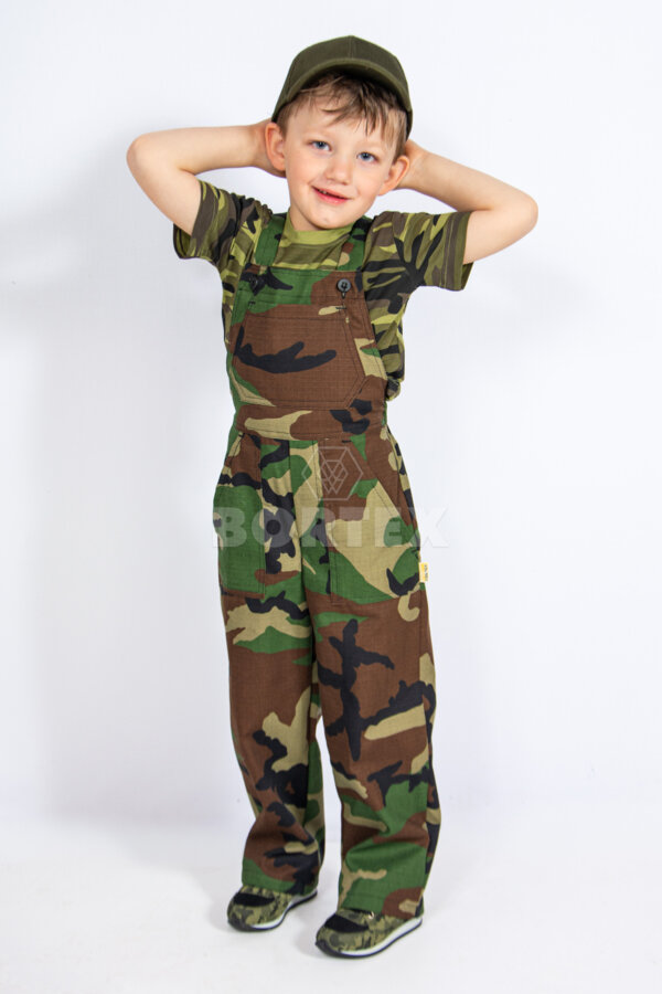 Detské monterkové nohavice ELKA – maskáčové na traky - VYROBENÉ NA SLOVENSKU