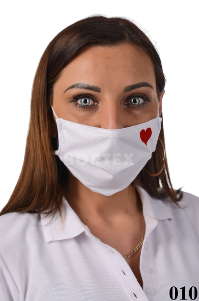Rúško antibakteriálne so striebrom B03- BORTEX, slovenský výrobok, dvojvrstvové-1.vrstva(100%bavlna), 2.vrstva (100%polyester s iónmi striebra) s výšivkou srdce v bielej farbe 010