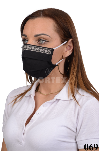 Slovenské antibakteriálne rúško s iónmi striebra B03- BORTEX, slovenský výrobok, dvojvrstvové-1.vrstva(100%bavlna), 2.vrstva (100%polyester s iónmi striebra)-ozdobné rúško motív kvietky (čierne) 069