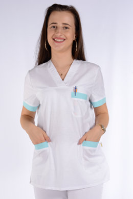 Košeľa chirurgická - dámska - biela so zeleným  lemom -  VYROBENÉ NA SLOVENSKU
