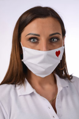 Rúško antibakteriálne na tvár-BORT,dvojvrstvové-1vrstva(100%bavlna), 1vrstva (100%polyester s iónmi striebra) so srdcom-výšivka 010 - VYROBENÉ NA SLOVENSKU