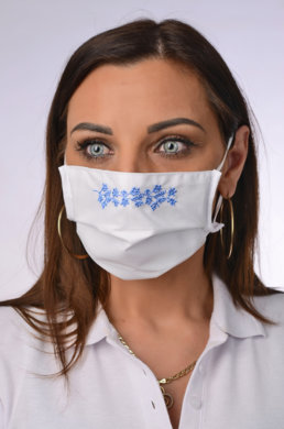 Rúško antibakteriálne na tvár-BORT,dvojvrstvové-1vrstva(100%bavlna), 1vrstva (100%polyester s iónmi striebra) s ozdobným ornamentom-výšivka (svetlo modré) 016 - VYROBENÉ NA SLOVENSKU