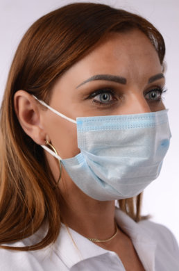 Jednorázové trojvrstvové certifikované rúško na tvár s gumičkou