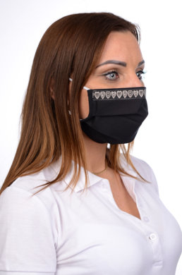 Antibakteriálne ozdobné bavlnené rúško BORT, dvojvrstvové-1vrstva(100%bavlna), 1vrstva (100%polyester s iónmi striebra) motív srdcia (čierne) 057 - VYROBENÉ NA SLOVENSKU