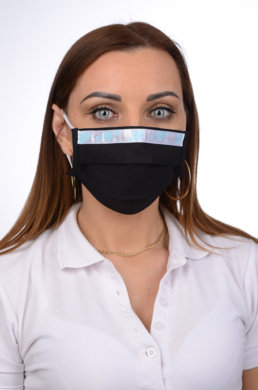 Slovenské antibakteriálne rúško so striebrom B03- BORTEX,  slovenský výrobok, dvojvrstvové-1.vrstva(100%bavlna), 2.vrstva (100%polyester s iónmi striebra)-ozdobné rúško motív zelené srdiečka na striebornom podklade (čierne) 071