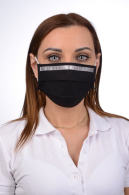 Antibakteriálne ozdobné bavlnené rúško BORT, dvojvrstvové-1vrstva(100%bavlna), 1vrstva (100%polyester s iónmi striebra)  motív vianočný stromček na striebornom podklade (čierne) 072 - VYROBENÉ NA SLOVENSKU