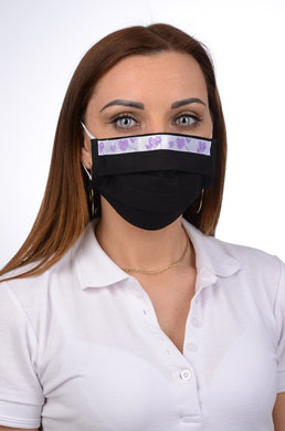 Antibakteriálne ozdobné bavlnené rúško BORT, dvojvrstvové-1vrstva(100%bavlna), 1vrstva (100%polyester s iónmi striebra) motív fialové srdiečka na striebornom podklade (čierne) 073 - VYROBENÉ NA SLOVENSKU