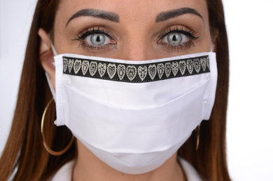 Rúško na tvár bavlnené B03-BORT.slovenský výrobok (dvojvrstvové-100% bavlna) - ozdobné rúško motív srdcia (biele) 058