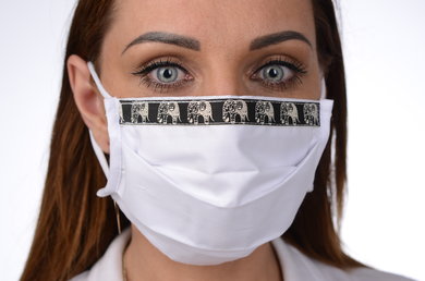 Ozdobné rúško  bavlnené na tvár B03-BORT (dvojvrstvové-100% bavlna) motív slony (biele) 087 - VYROBENÉ NA SLOVENSKU