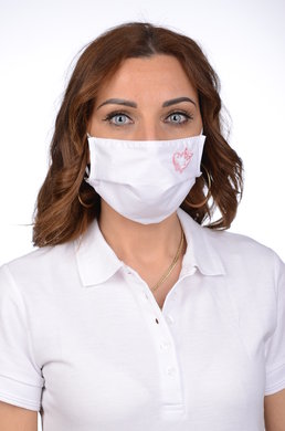 Rúško antibakteriálne na tvár biele -BORT,dvojvrstvové-1vrstva(100%bavlna), 1vrstva (100%polyester s iónmi striebra) s výšivkou-srdce (ružové) 093 - VYROBENÉ NA SLOVENSKU