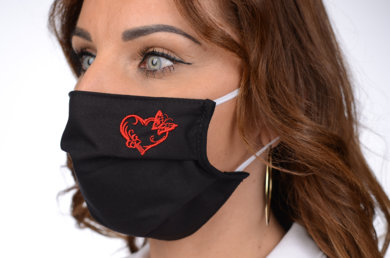 Rúško antibakteriálne s iónmi striebra B03- BORTEX slovenský výrobok, dvojvrstvové-1.vrstva(100%bavlna), 2.vrstva (100%polyester s iónmi striebra)  s výšivkou - srdce (červené) 096