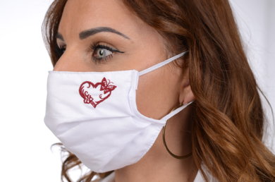Rúško antibakteriálne na tvár biele -BORT,dvojvrstvové-1vrstva(100%bavlna), 1vrstva (100%polyester s iónmi striebra) s výšivkou - srdce (bordové) 094 - VYROBENÉ NA SLOVENSKU